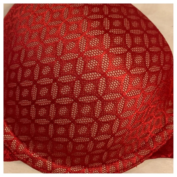 Red bra - Picture 5 of 5